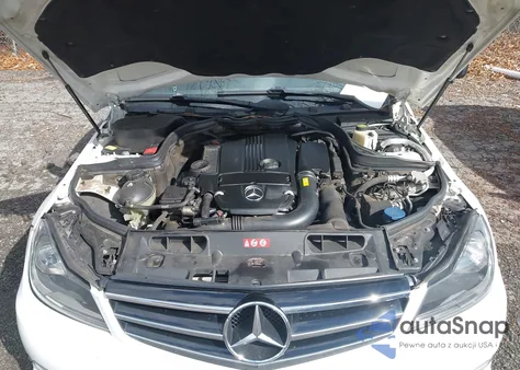 2014 Mercedes-Benz C 250 Sport из США, поврежденный, VIN WDDGF4HB0EG232452